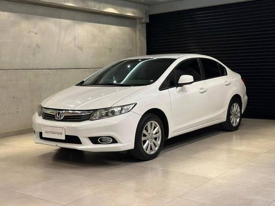 HONDA CIVIC 1.8 LXS 16V FLEX 4P AUTOMÁTICO HONDA CIVIC 1.8 LXS 16V FLEX 4P AUTOMÁTICO